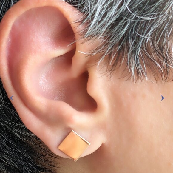 18k Yellow Gold Square Earrings - Picture 1 of 3